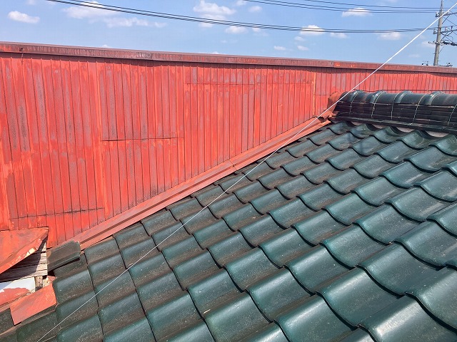 前面の壁が立ち上がっている